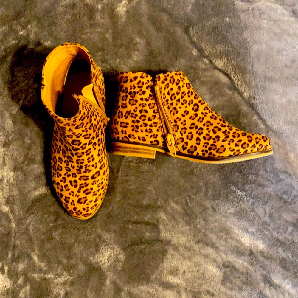 Cat & Jack ankle boots size 12